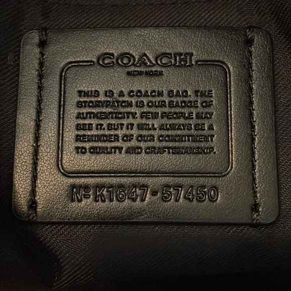 Coach zip top tote in black cross-grain leather. - Picture 7 of 7